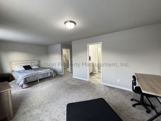 Building Photo - 6175 White Wolf Pt