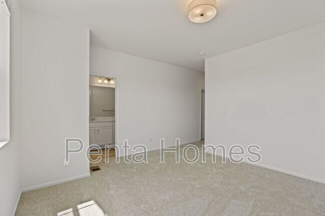 Building Photo - 6120 Two Leaf Dr