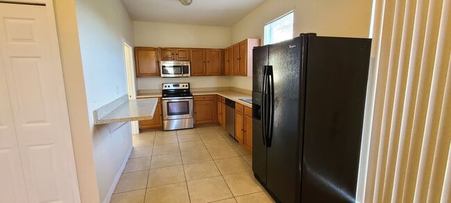 Building Photo - Barrant 405