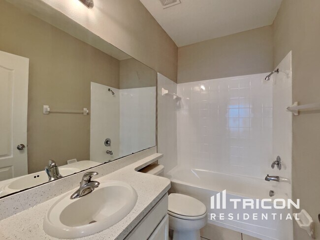 Building Photo - 11101 Robin Lake Ct