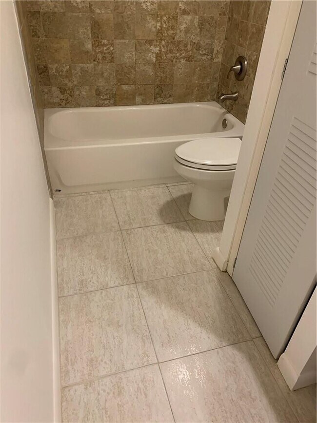 Building Photo - 2942 SW 22nd Cir