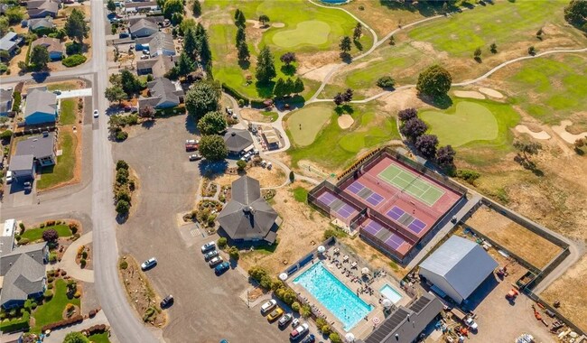 Building Photo - A Beautiful 3-bedroom 2 bath Birch Bay Village! Short term lease available.