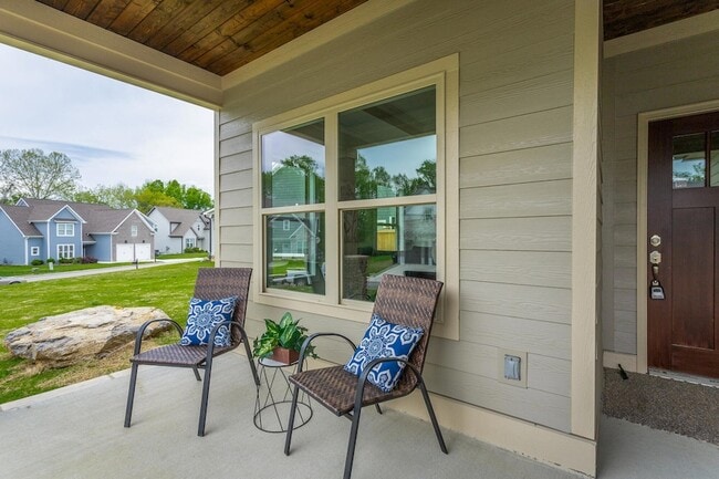 Building Photo - 8955 Silver Maple Dr