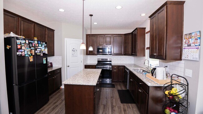 Building Photo - 7320 Blackwell Dr