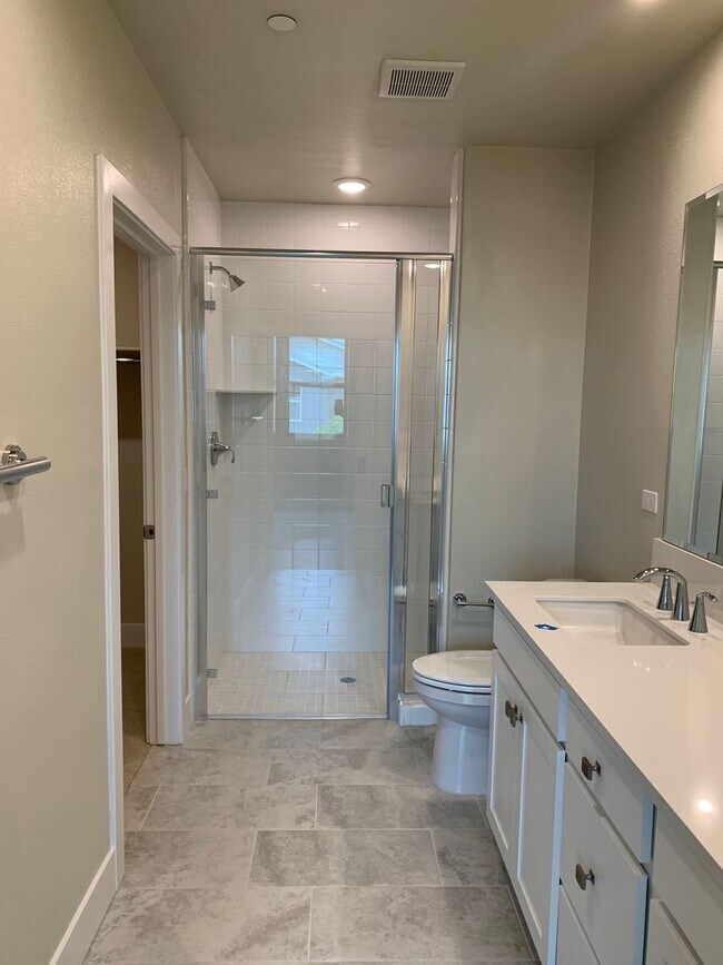Building Photo - Luxury Apartment in The Cannery