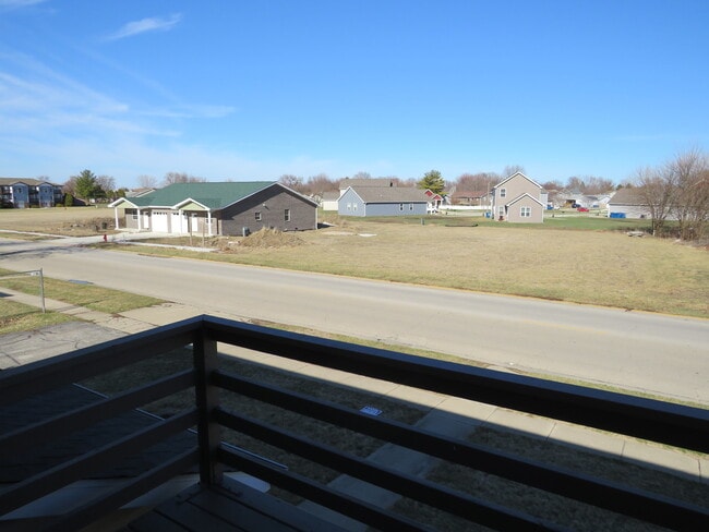 Building Photo - 2304 Ashland Dr