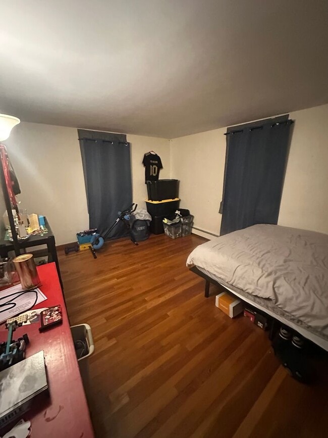 Building Photo - 28 Olcott St