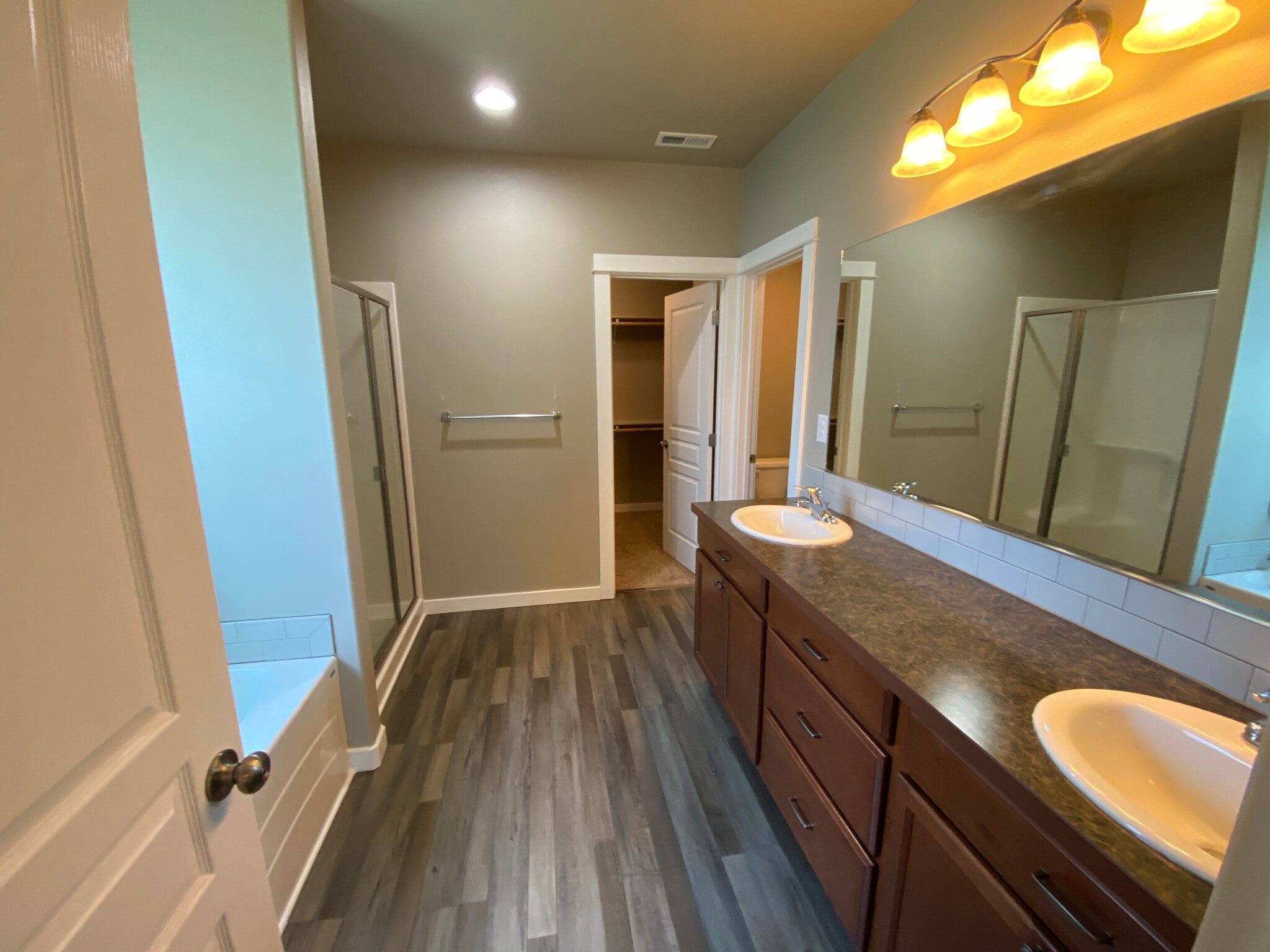 Building Photo - 1640 SW Panorama Dr