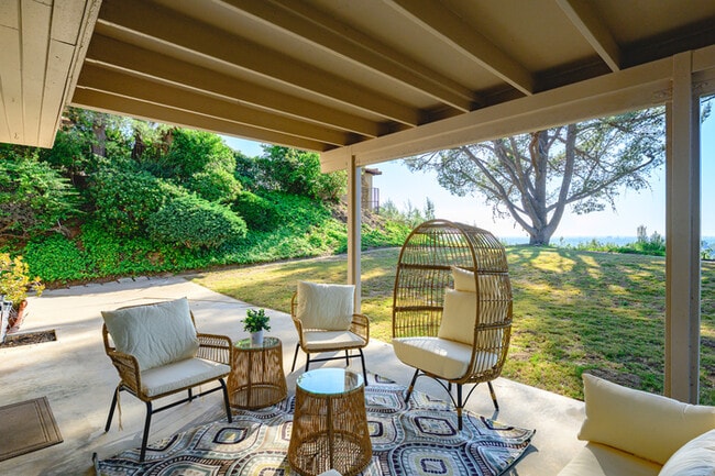 Building Photo - 10961 Limetree Dr