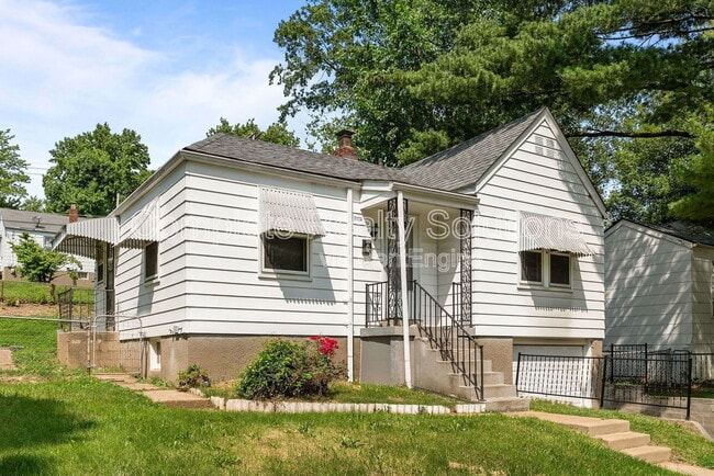 Building Photo - 7129 Greenhaven Dr