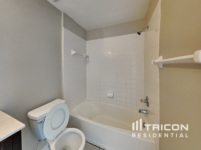 Building Photo - 12906 Brant Tree Dr