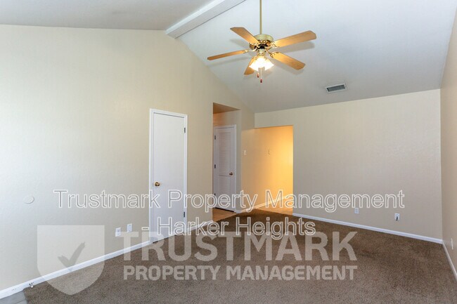 Building Photo - 1907 Windward Dr