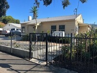 Building Photo - Sun Valley Duplex