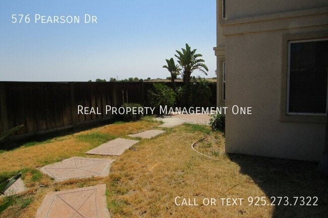 Building Photo - 576 Pearson Dr