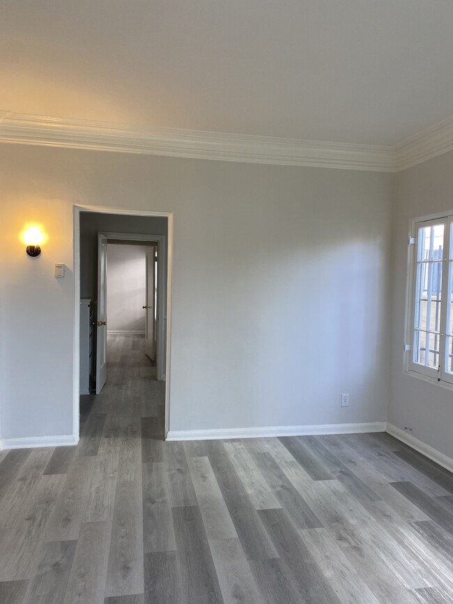 Living Room to Bed Room - 1327 S Gramercy Pl