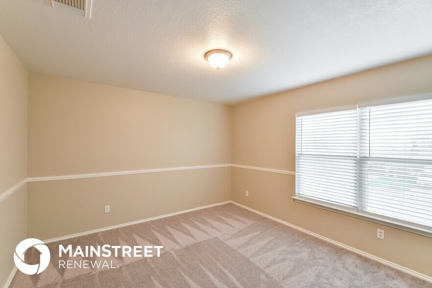 Building Photo - 10207 Rainbow Creek