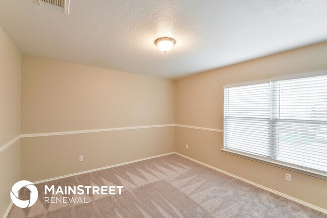 Building Photo - 10207 Rainbow Creek