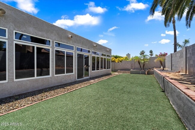 Building Photo - 6822 E Kelton Ln