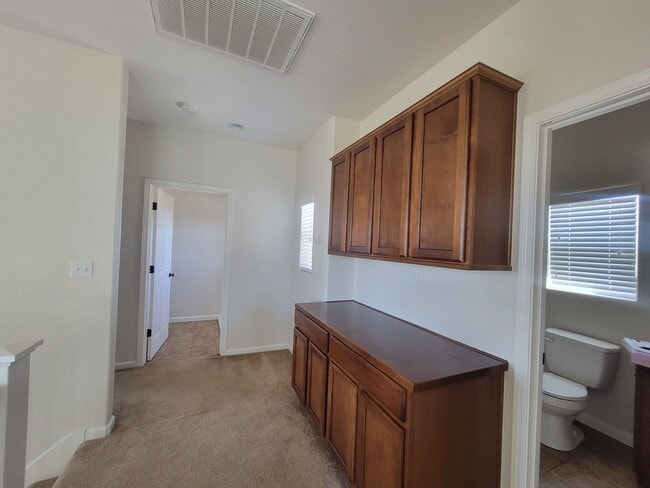 Building Photo - Beautiful 2 bedroom 2.5 bath home in Avalon Gated Community!!