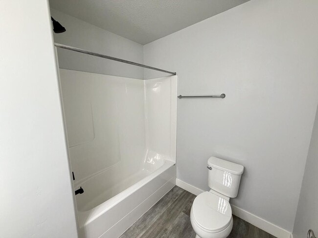 Building Photo - 347 W 410 N St