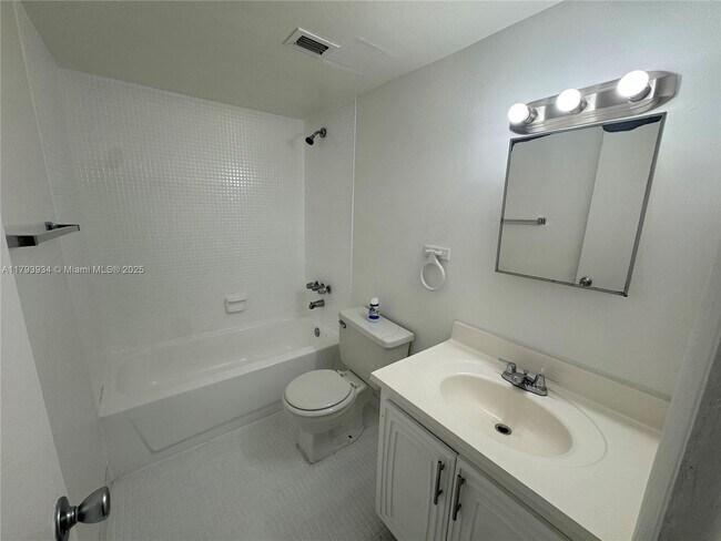 Building Photo - 488 NW 165th St