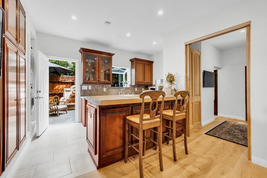 Building Photo - 20141 Orchid St