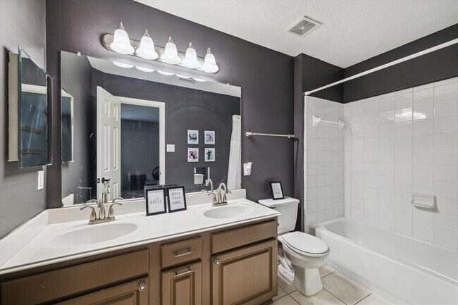 Building Photo - 20611 Carmine Oak Ct