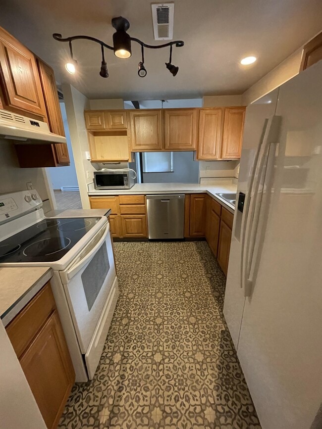 Building Photo - 385 Pheasant Pl