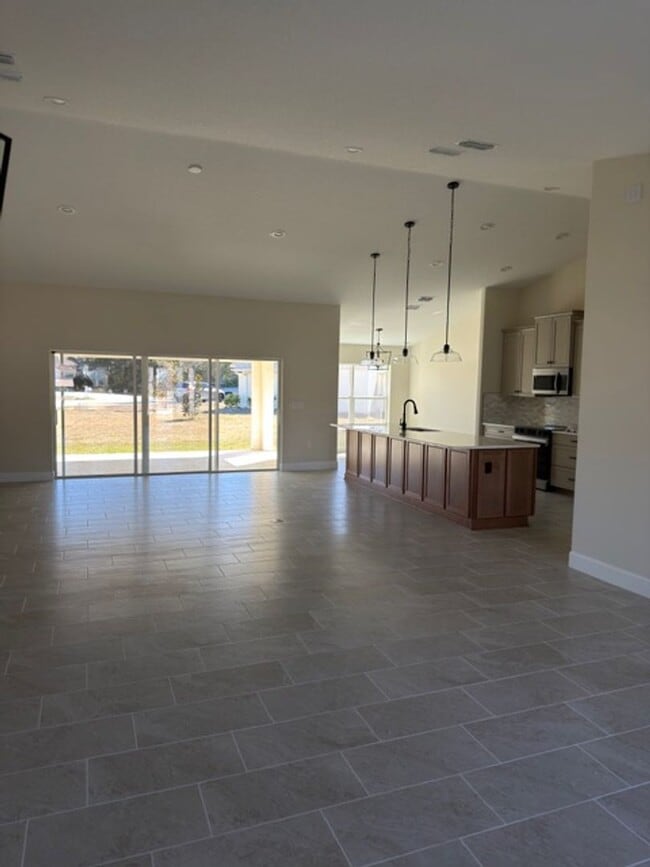 Building Photo - Brand new 4 bedroom home for rent