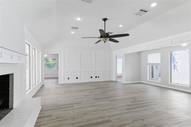Building Photo - 1022 Arrow Hill Rd