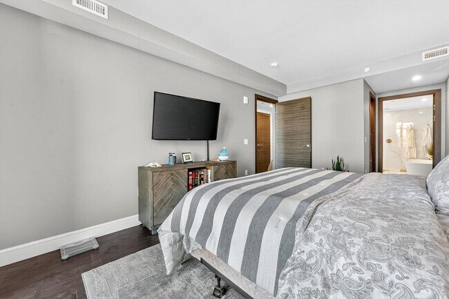 Building Photo - 8701 Churchill Rd