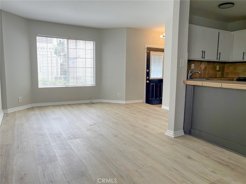 Building Photo - 13750 Hubbard St