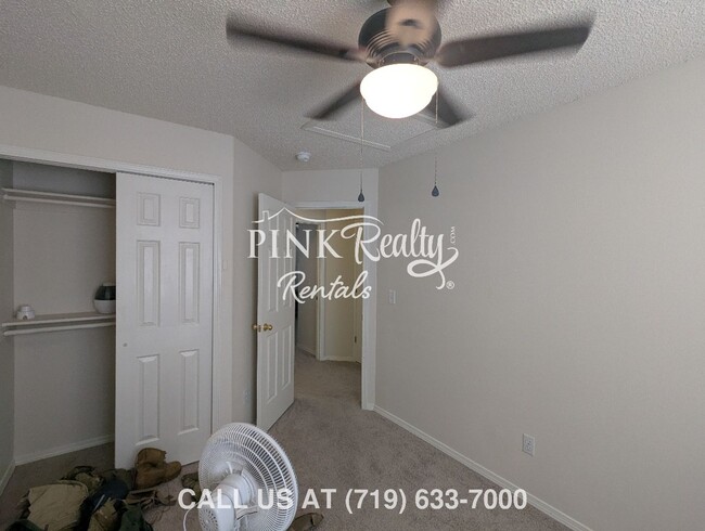 Building Photo - 955 Lords Hill Dr