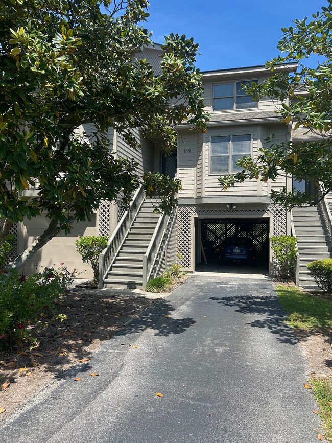 Building Photo - 186 River Breeze Dr