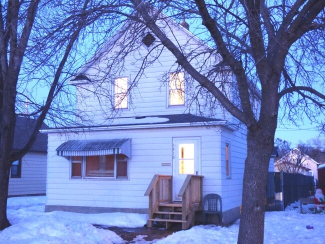 Building Photo - 1510 13th Ave E