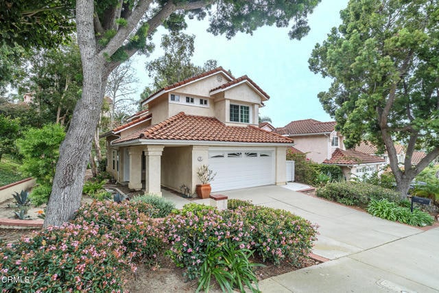 Building Photo - 556 Arapaho St