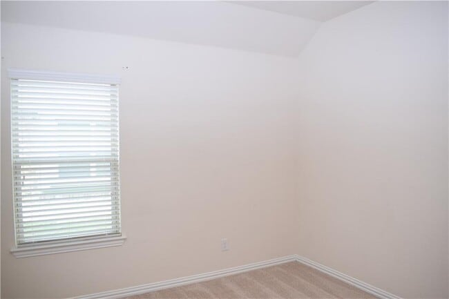 Building Photo - 2013 Pitkin Dr