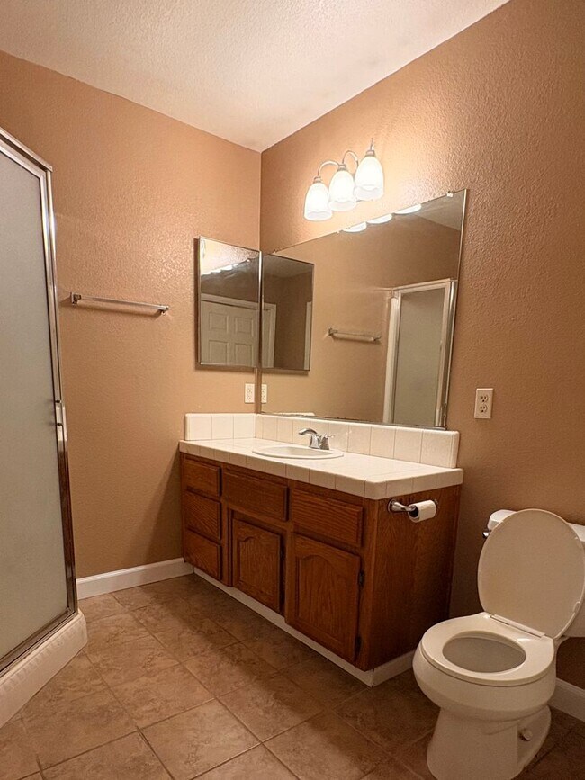 Building Photo - 2 WEEKS FREE RENT January Special - Roomy 4-bedroom house in Waterford