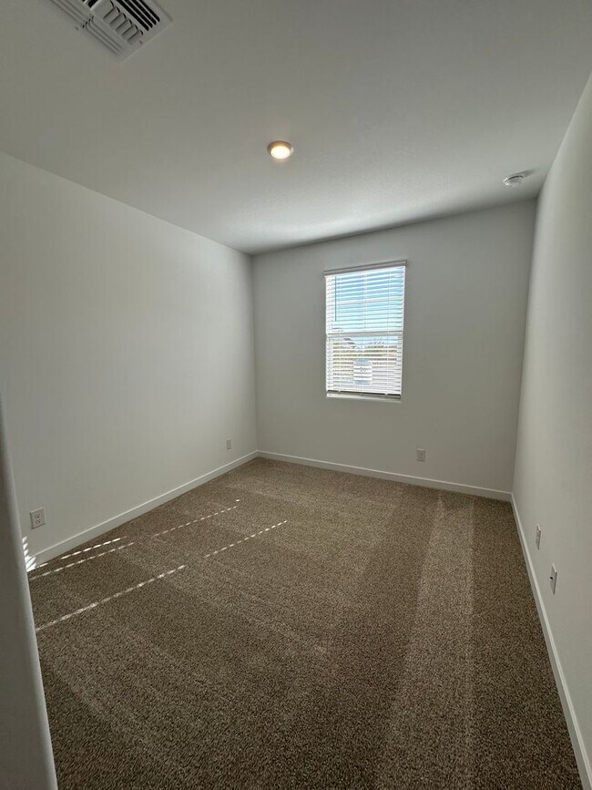 Building Photo - Nextgen home in Phoenix