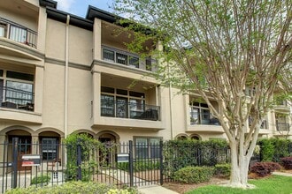 Building Photo - 1403 Rosedale St