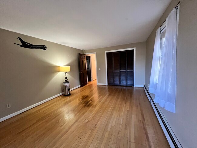 Building Photo - 12 Hilltop Dr