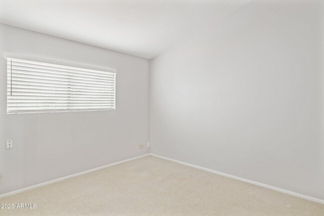 Building Photo - 5601 N 79th St