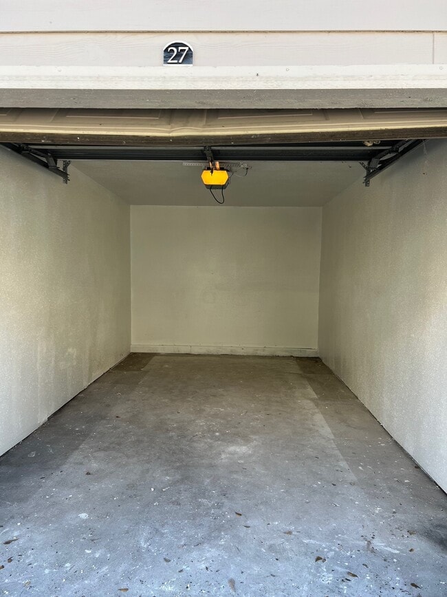 Building Photo - 1330 Old Spanish Trl