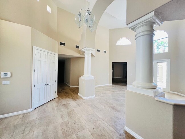 Building Photo - 10 Oaks Guard gated community