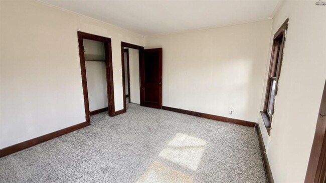 Building Photo - 2215 Roberts Ave