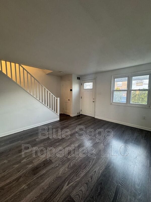 Building Photo - 25 Windsor Ln