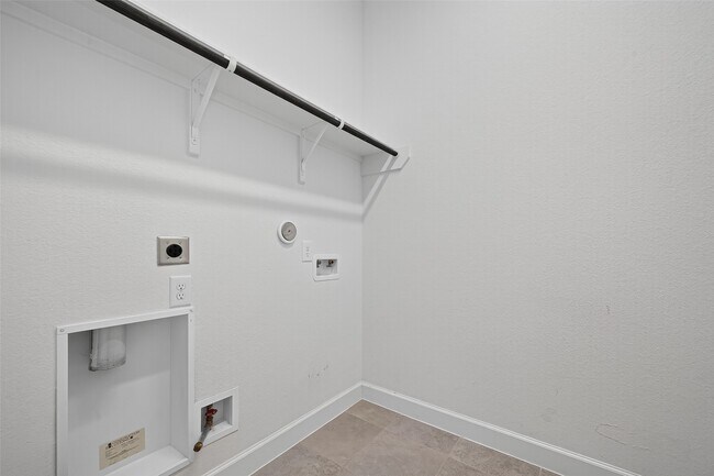 Building Photo - 302 Pure Parsley Path