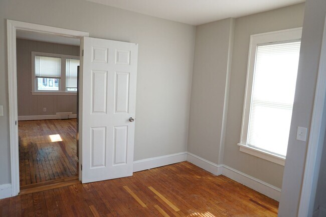 Building Photo - 172 Fruit Hill Ave