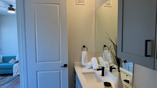 Building Photo - 1508 Blodgett St