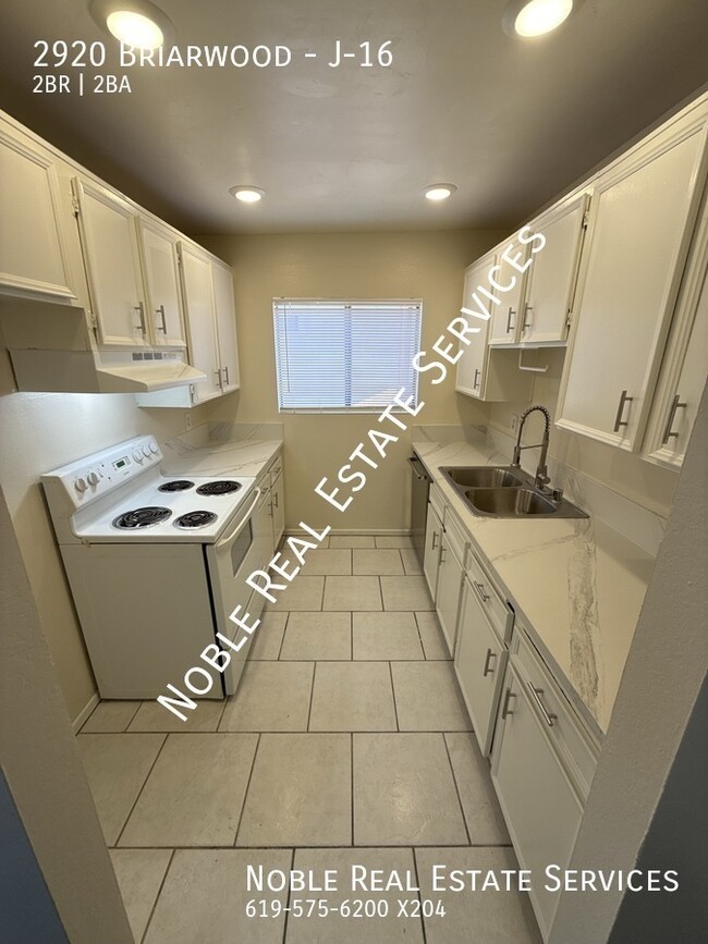 Building Photo - 2920 Briarwood-J-16